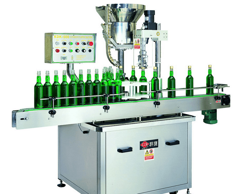 Máy đóng chai tự động dành cho setup nhà máy sản xuất