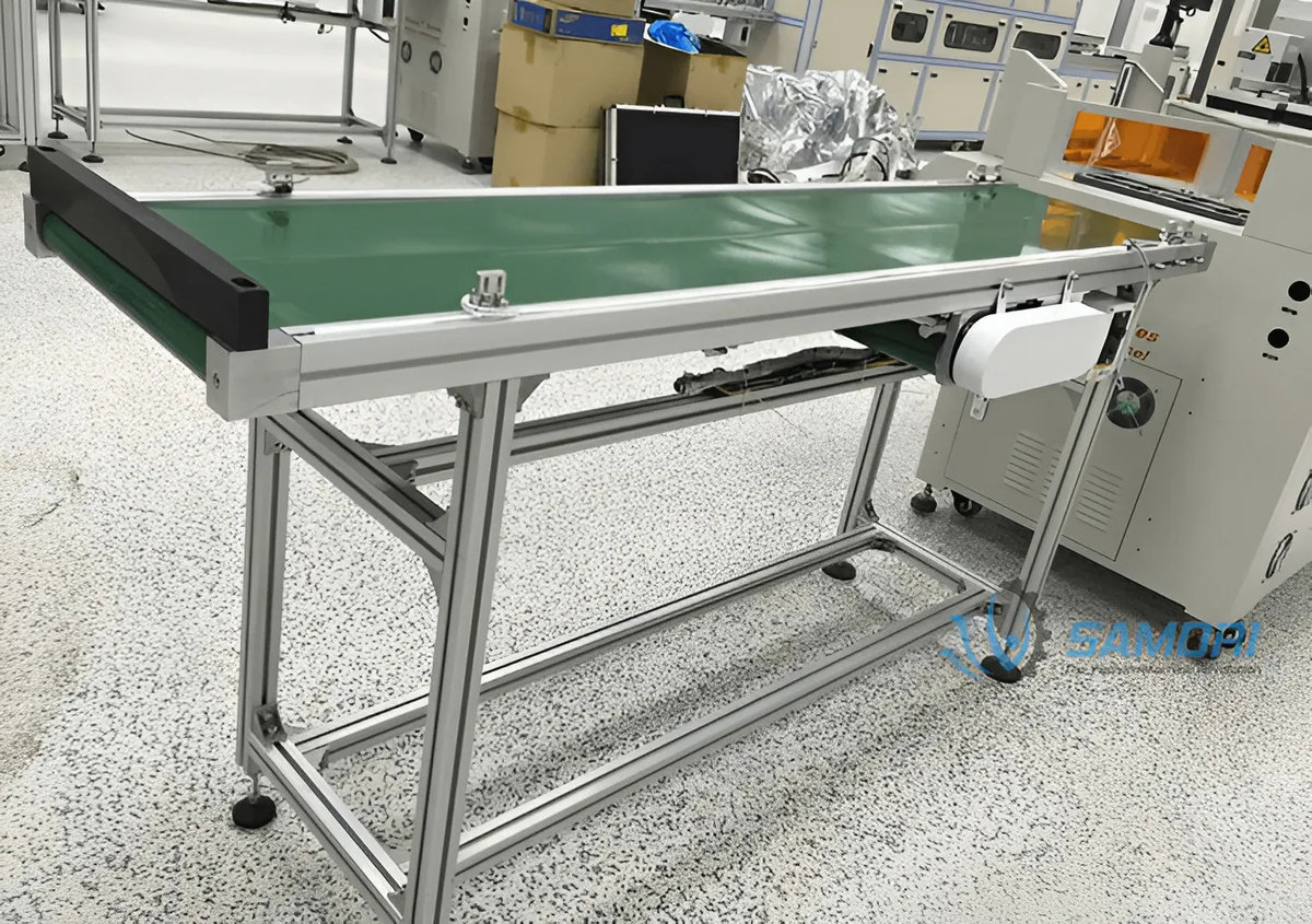 Hệ thống băng tải trong máy đóng gói nước sốt